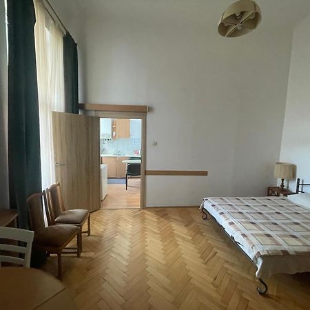 Guest Rooms Lemberg Exterior foto