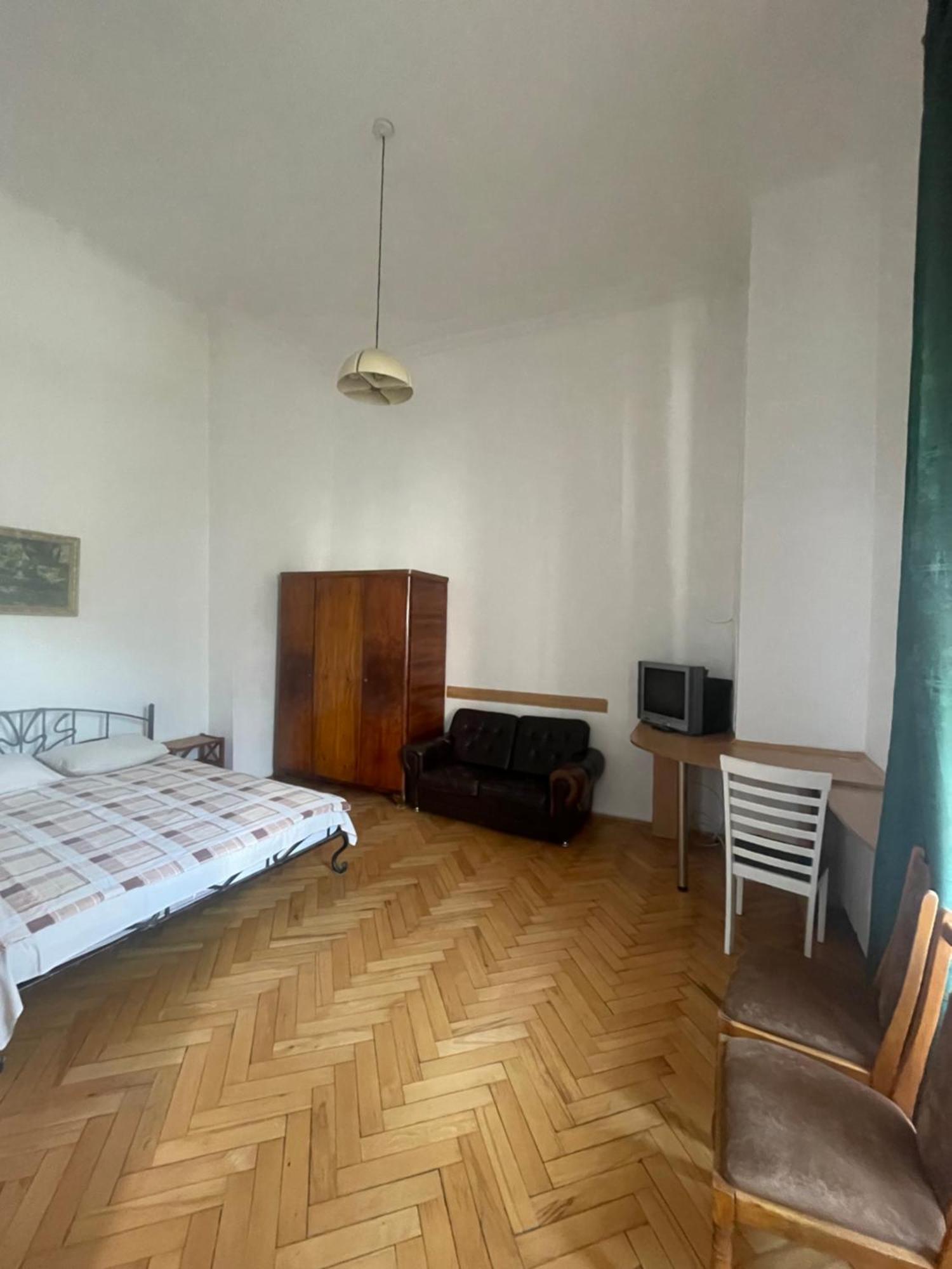 Guest Rooms Lemberg Exterior foto